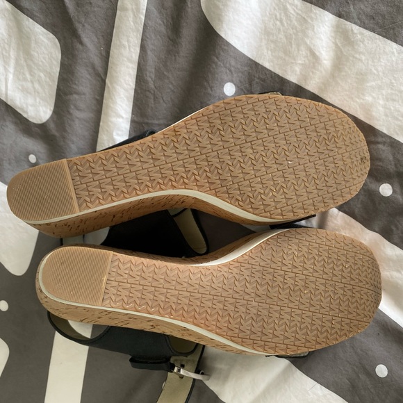 Michael Kors black and white wedges - Picture 5 of 6